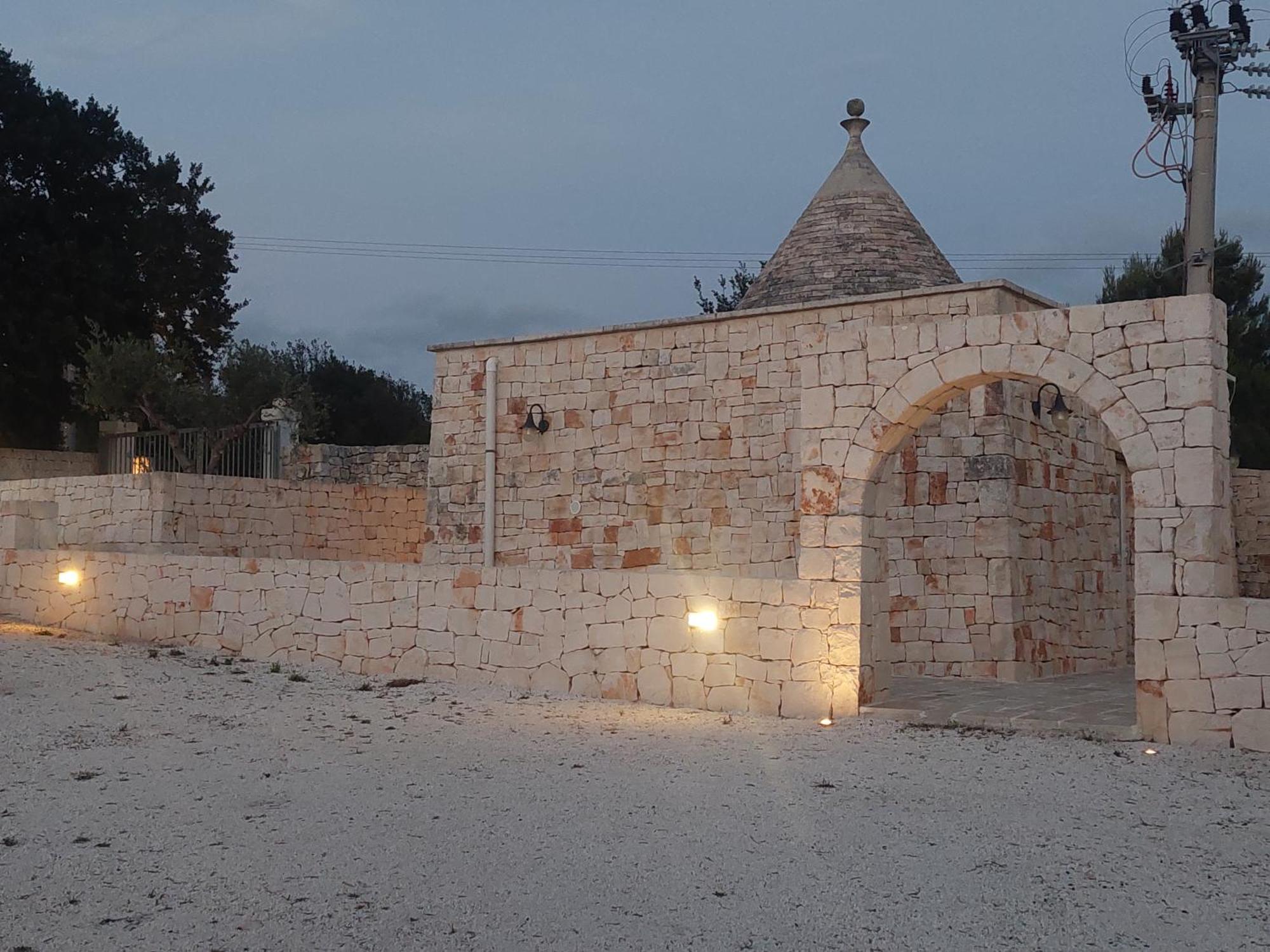 Trullo Amico Villa Cisternino Exterior photo